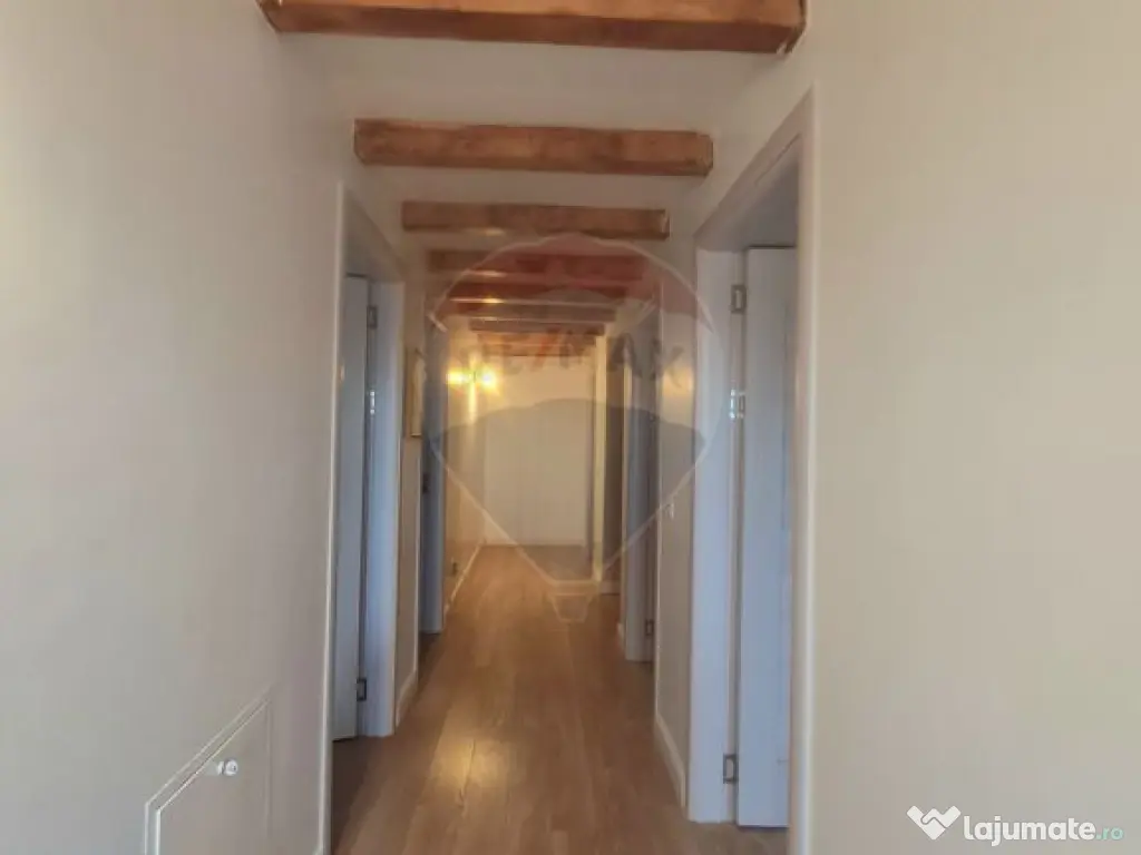 Vila moderna P+M cu 4 camere de vânzare