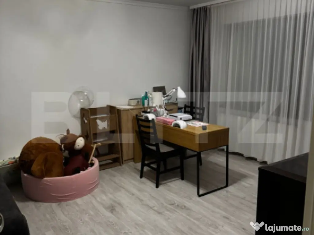 Apartament 3 camere, 2 bai, 2 parcari, 92 mp, zona Florilor 