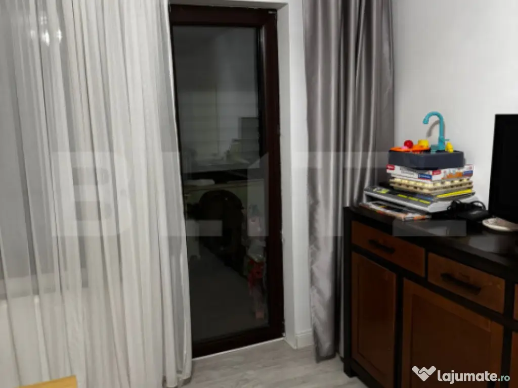 Apartament 3 camere, 2 bai, 2 parcari, 92 mp, zona Florilor 