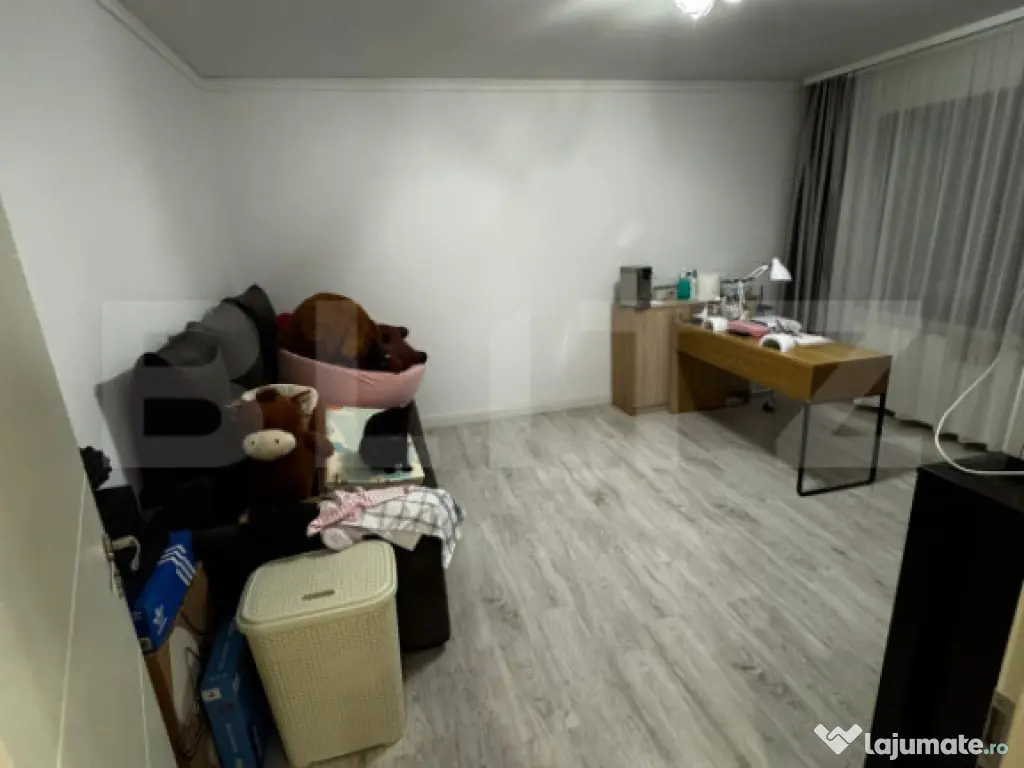 Apartament 3 camere, 2 bai, 2 parcari, 92 mp, zona Florilor 