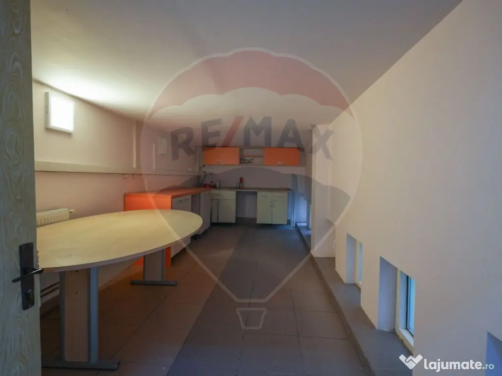 De Inchiriat Spațiu de birouri de 258mp în zona Baba No... 