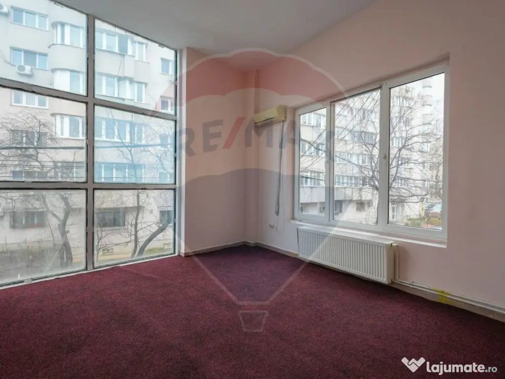 De Inchiriat Spațiu de birouri de 258mp în zona Baba No... 