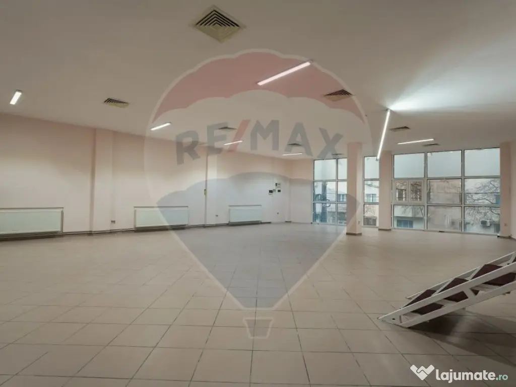 De Inchiriat Spațiu de birouri de 258mp în zona Baba No... 