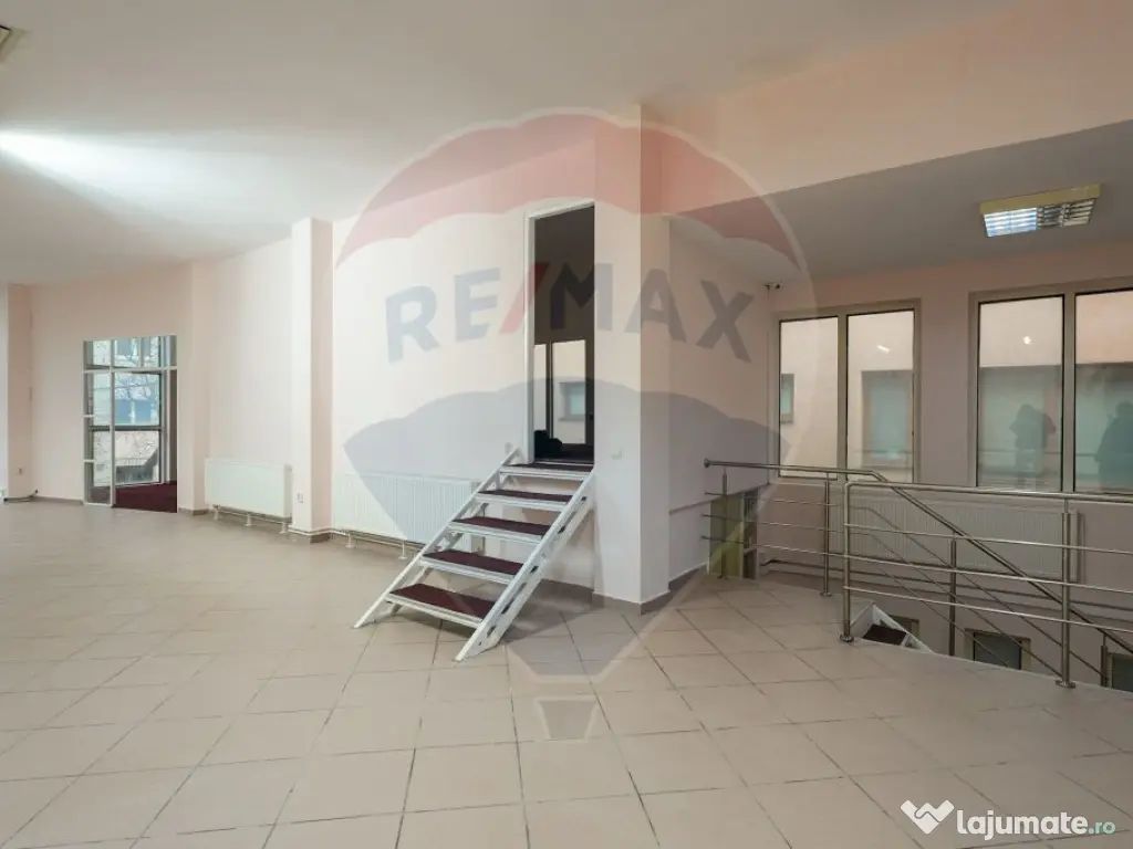 De Inchiriat Spațiu de birouri de 258mp în zona Baba No... 