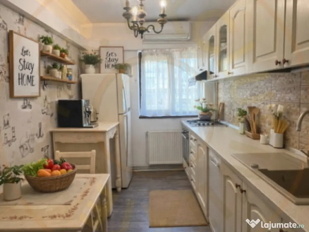 Apartament ultracentral Pitești – 3 camere decomandat, 82