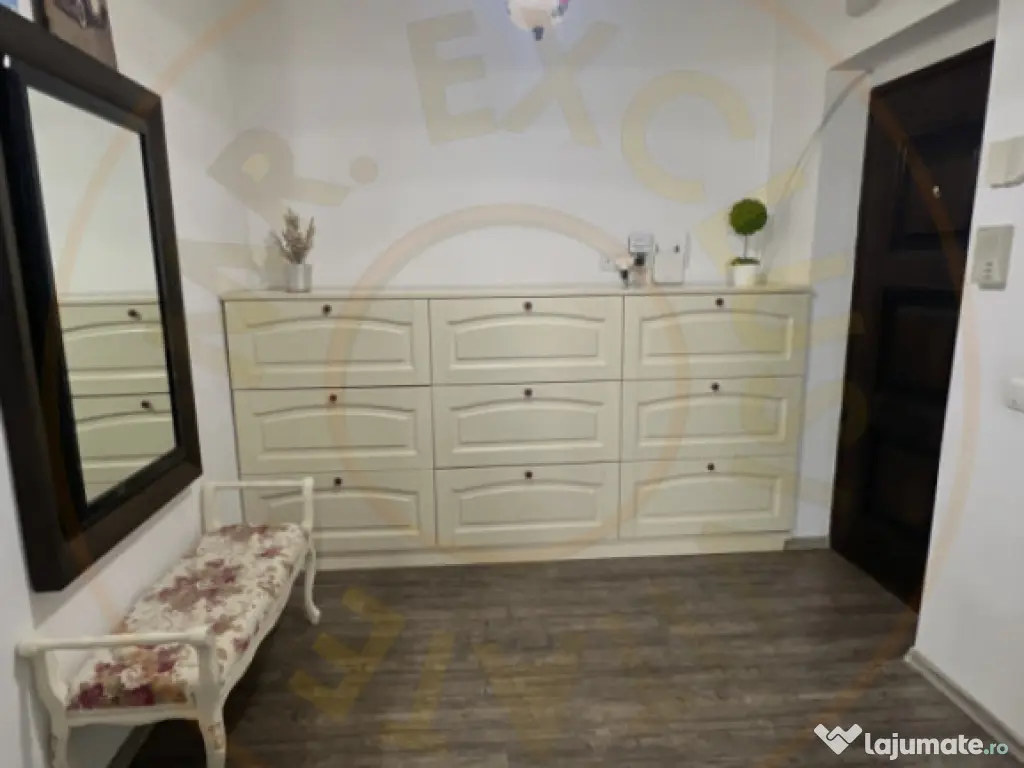 Apartament ultracentral Pitești – 3 camere decomandat, 82