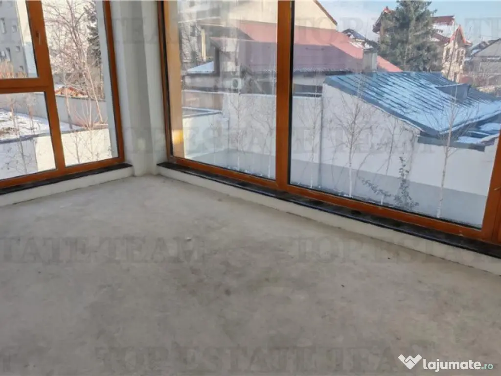 Apartament 3 camere, Duplex P 1 si curte proprie de 110 mp, 