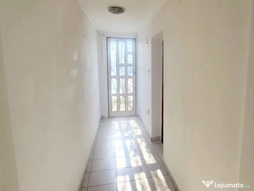 Casa individuala + 900 mp teren proprietate -Sendreni, ju... 