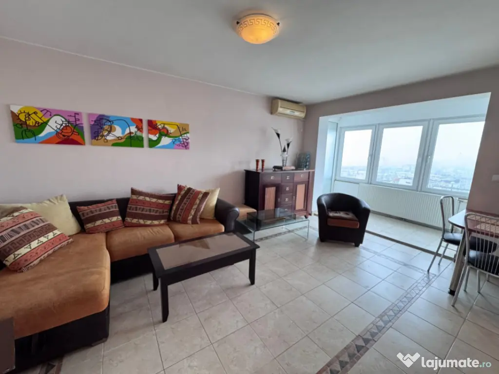 Apartament 3 camere de vanzare, situat in Zona Centrala