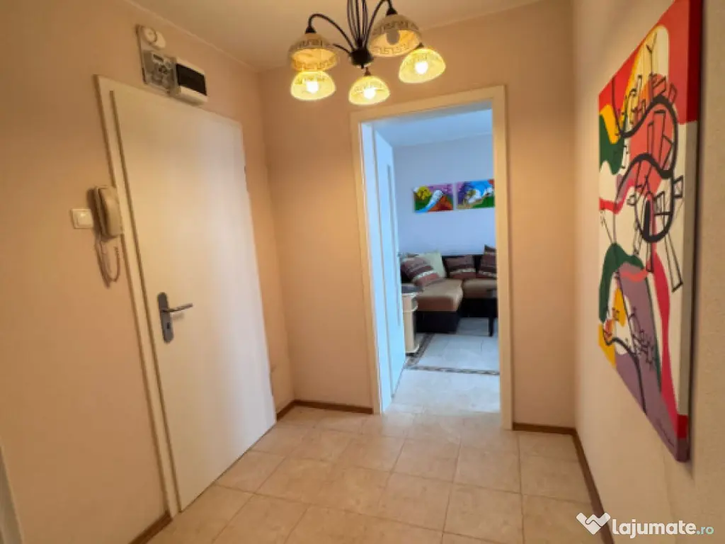 Apartament 3 camere de vanzare, situat in Zona Centrala 