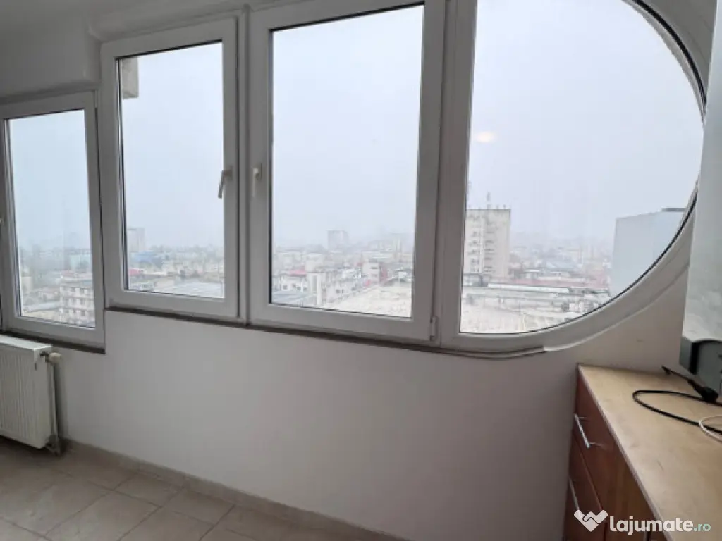 Apartament 3 camere de vanzare, situat in Zona Centrala 