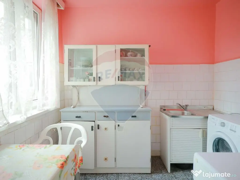 Apartament cu 3 camere, de vânzare în zona Rogerius 