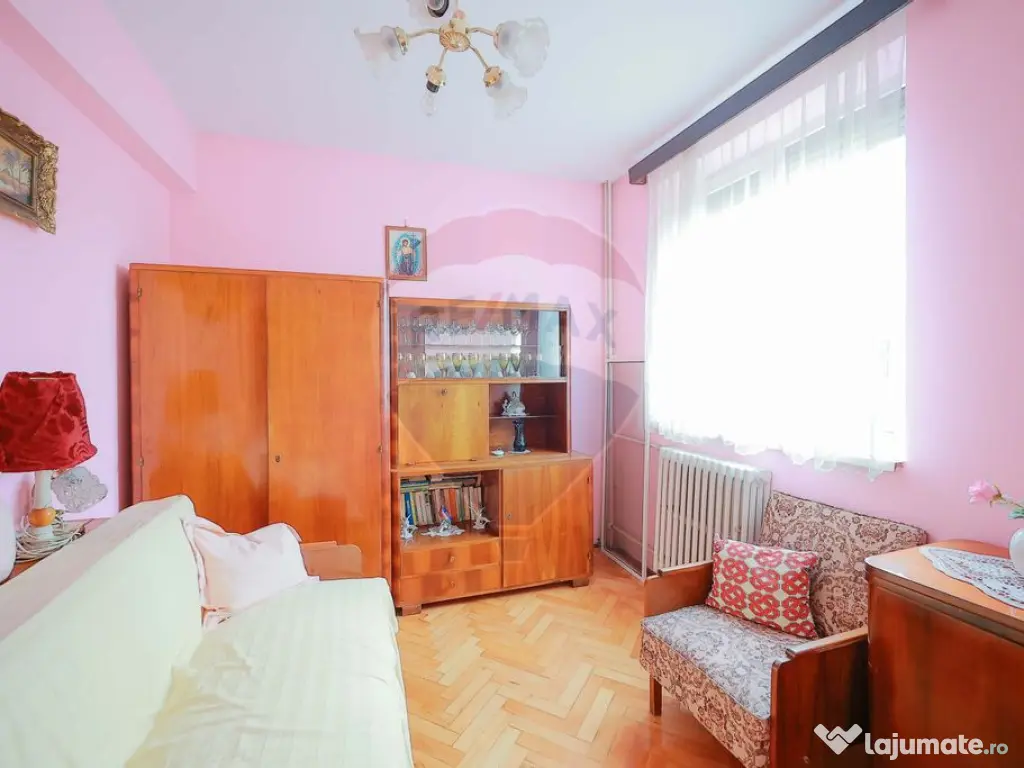 Apartament cu 3 camere, de vânzare în zona Rogerius 