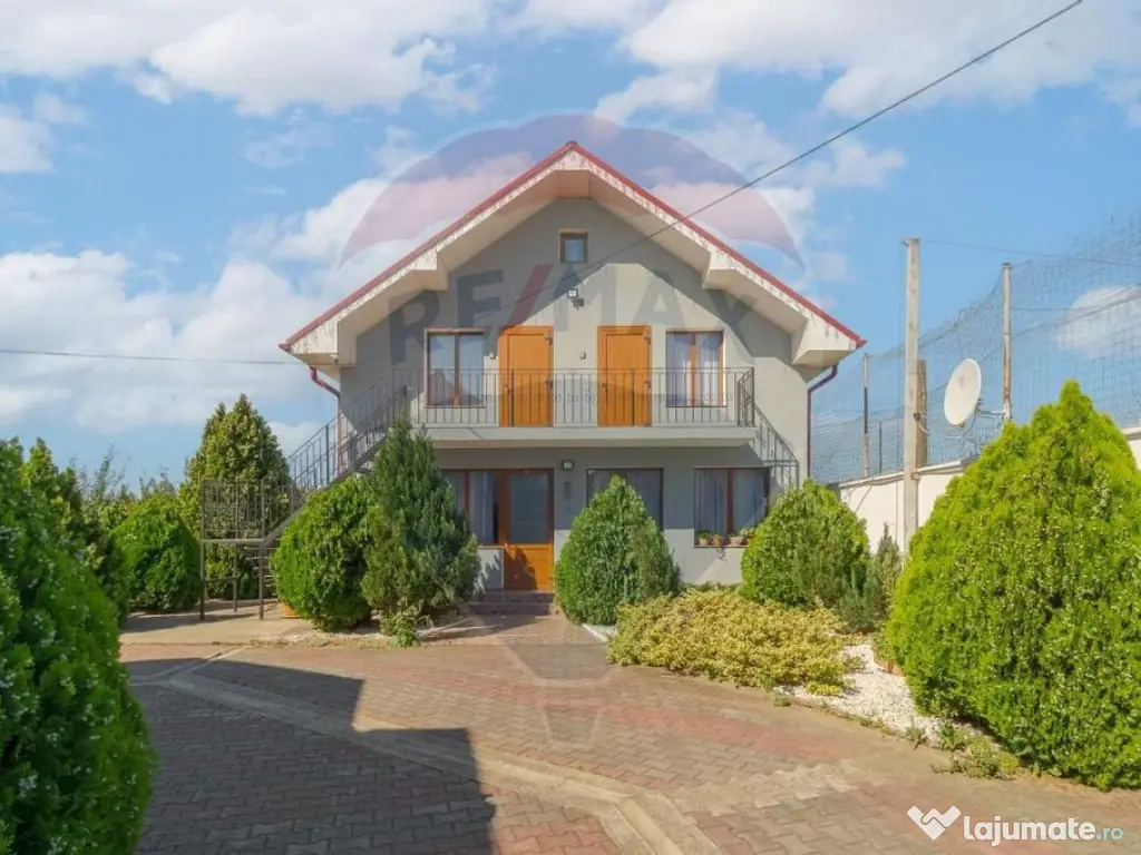 Casă / Vilă cu 16 camere de vânzare Sanmartin/Stefan c... 