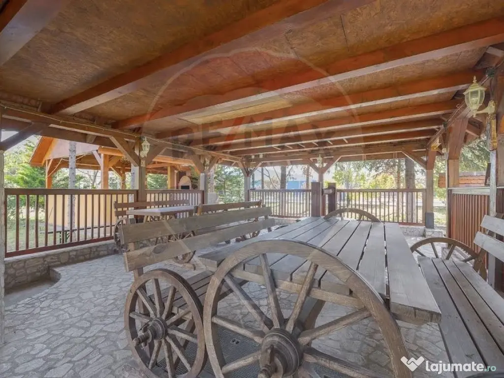 Casă / Vilă cu 16 camere de vânzare Sanmartin/Stefan c... 