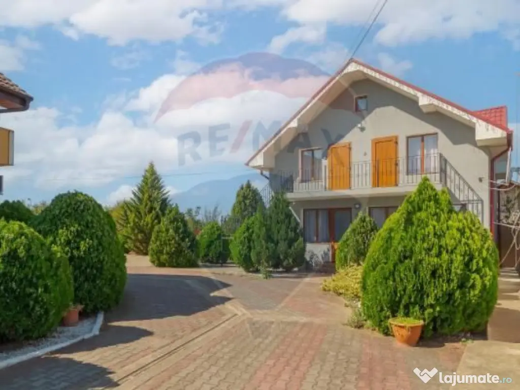 Casă / Vilă cu 16 camere de vânzare Sanmartin/Stefan c... 