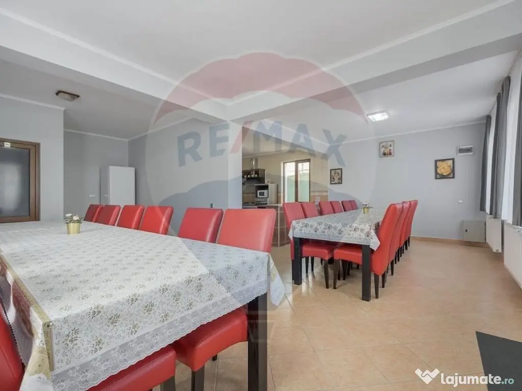 Casă / Vilă cu 16 camere de vânzare Sanmartin/Stefan c... 