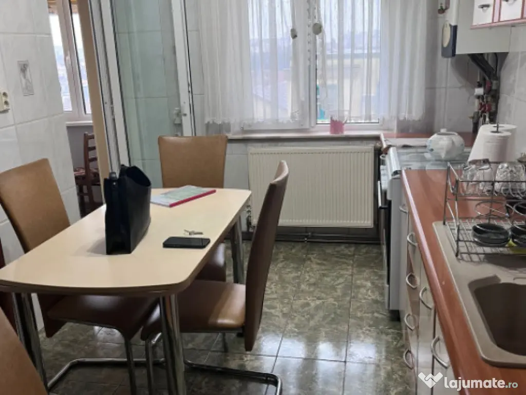Apartament 4 camere decomandat, 88,09 mp utili, mobilat si u