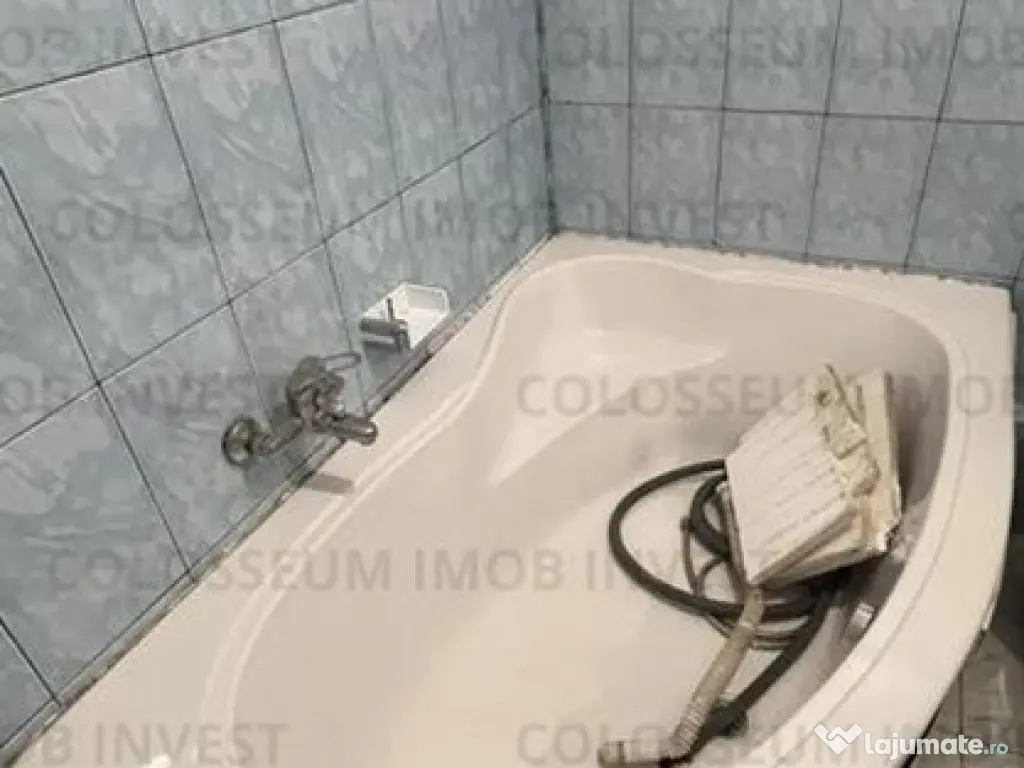 COLOSSEUM: Apartament 4 Camere decomandat Astra