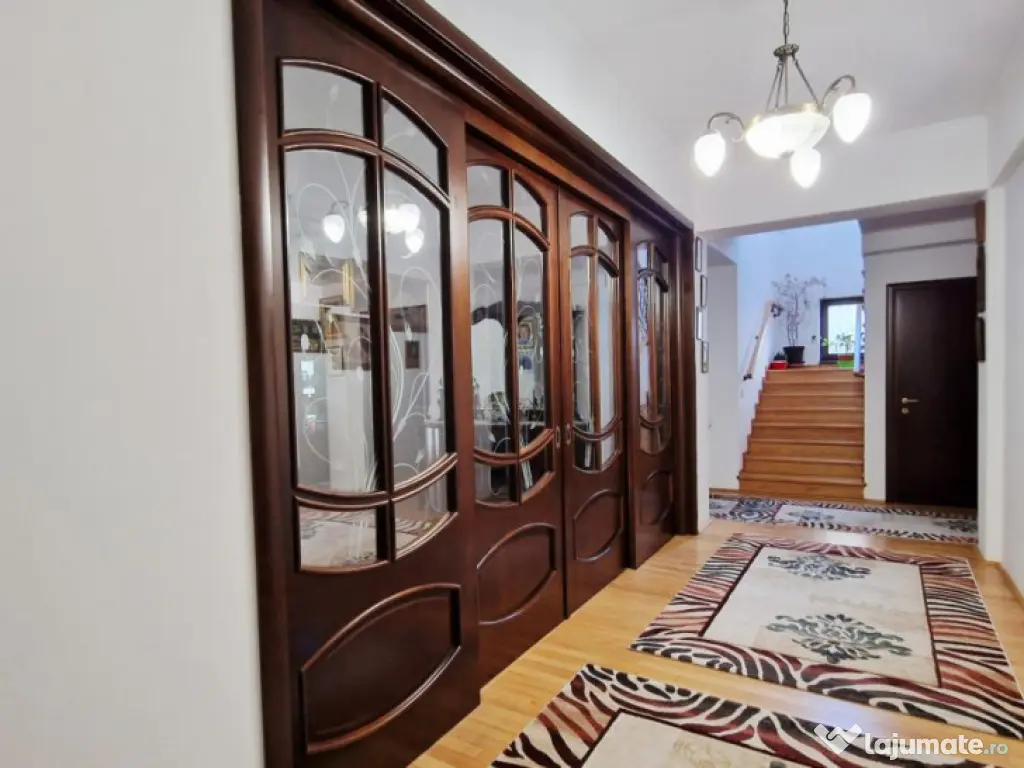 Vila P+1, 6 camere, teren 940mp, Otopeni-23 August 