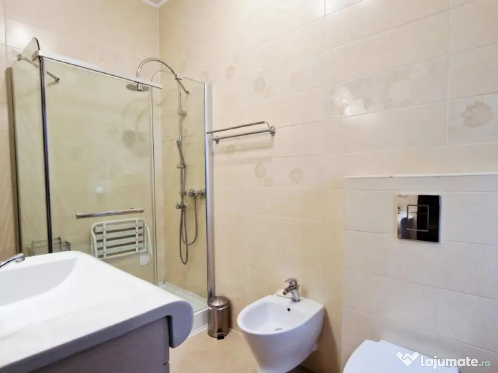 Vila P+1, 6 camere, teren 940mp, Otopeni-23 August 