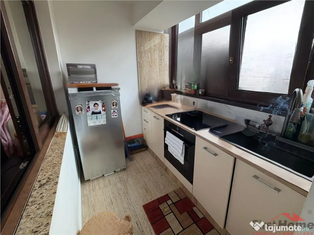 Apartament 3 camere, etaj 2 , ultracentral, renovat, incalzi 