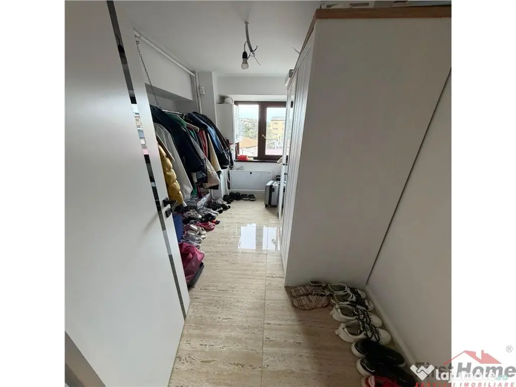 Apartament 3 camere, etaj 2 , ultracentral, renovat, incalzi 