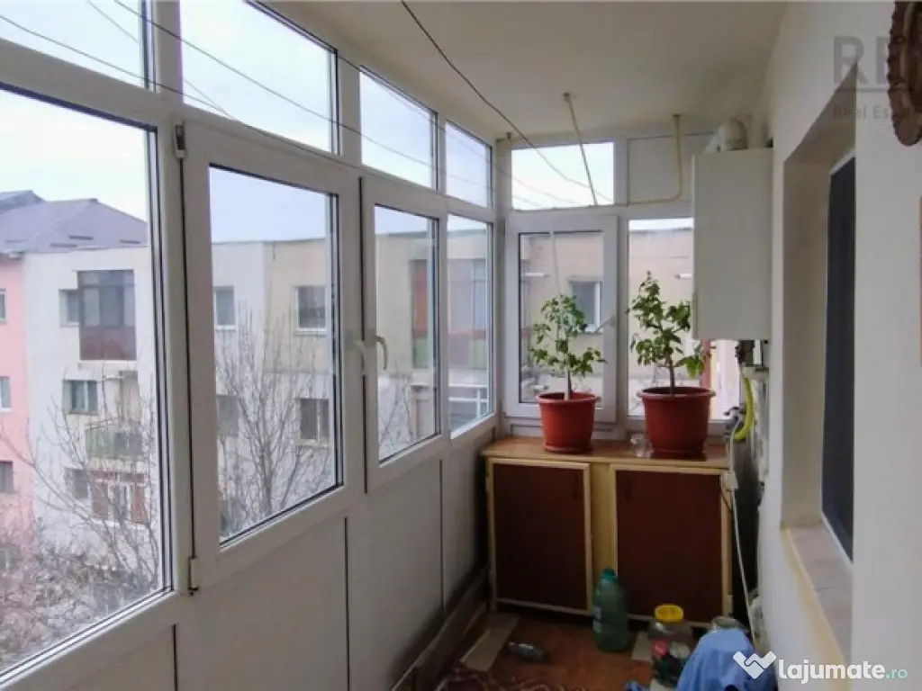 Apartament decomandat 3 camere zona Unirii ACR 