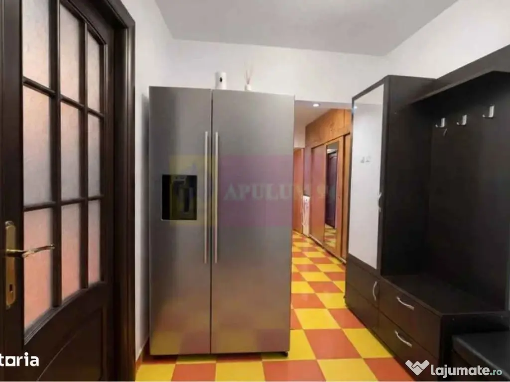 3 Camere cu 2 locuri de parcare in zona Pod Grant 