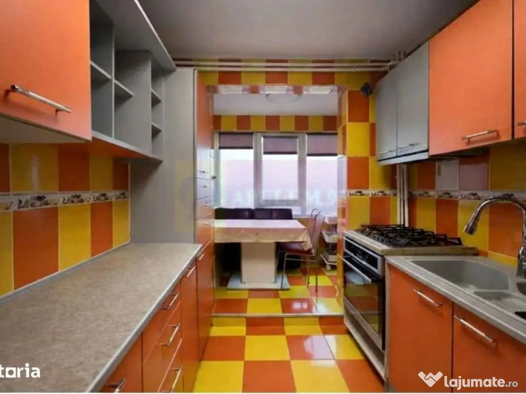 3 Camere cu 2 locuri de parcare in zona Pod Grant 