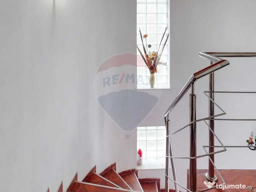 Vilă de vânzare în Predeal – vedere panoramică căt... 