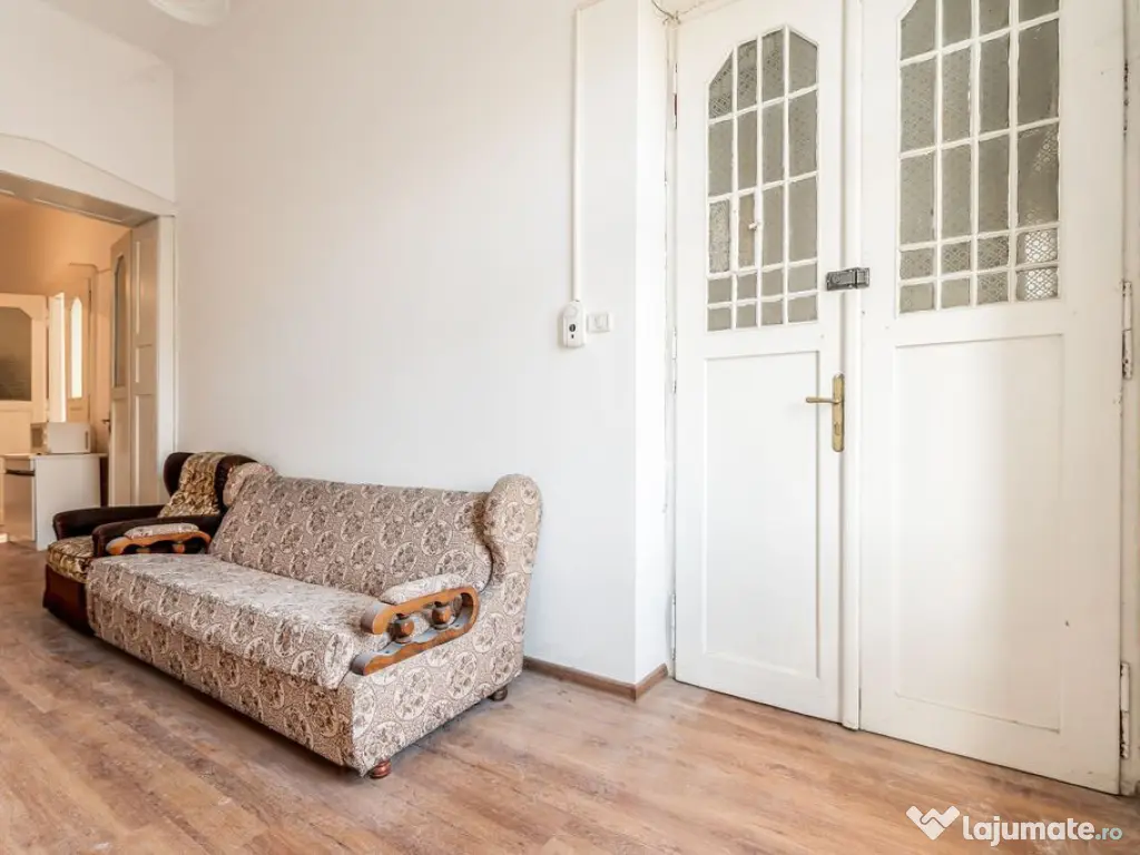 REZERVAT! 2 apartamente unificate, B-dul Revoluției, Ara... 