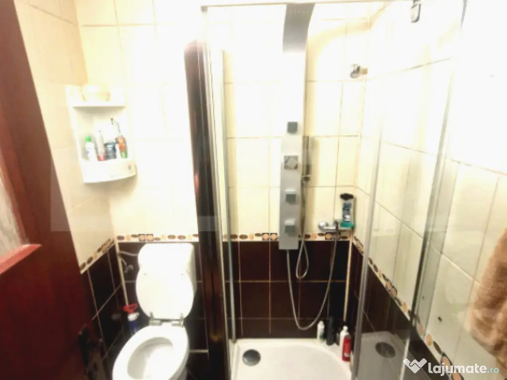 Apartament cu 4 camere, decomandat, spatios, 2 bai, Sanmarti