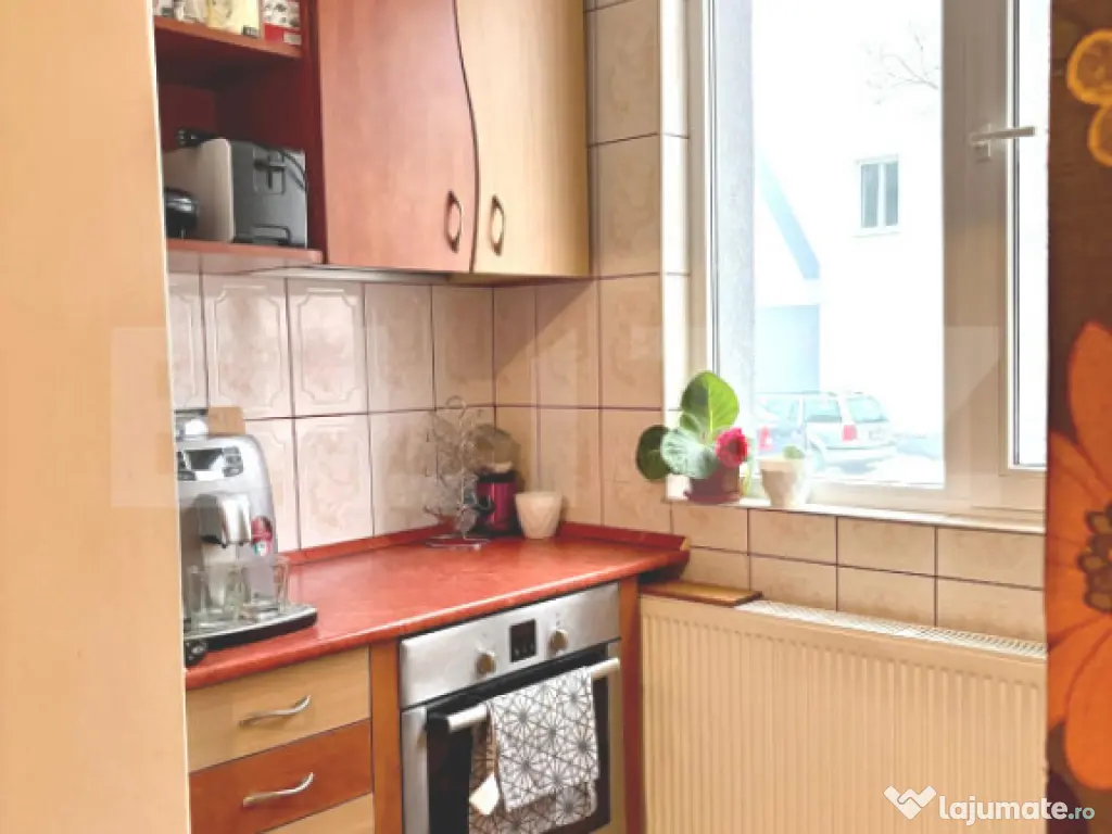 Apartament cu 4 camere, decomandat, spatios, 2 bai, Sanmarti