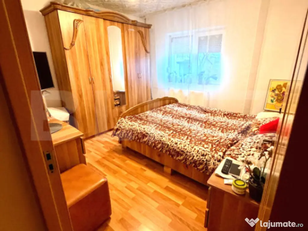 Apartament cu 4 camere, decomandat, spatios, 2 bai, Sanmarti