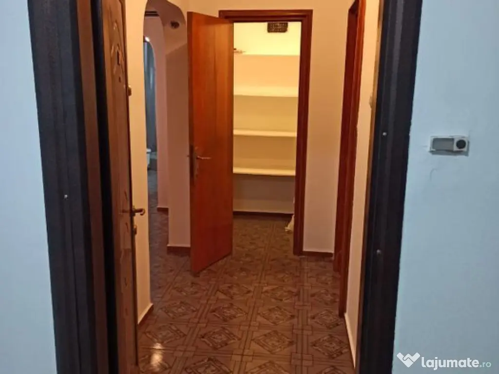 3cam.dec-1baie-disponibil imediat/Bvd Brancoveanu 130-132...