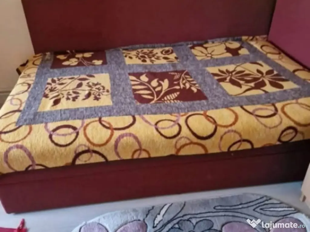 Apartament 4 camere decomandat, orasul Mizil, zona Centrala 