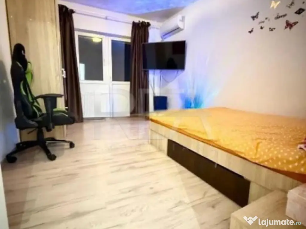 2 camere Vitan Mall, et. 9, an 2001