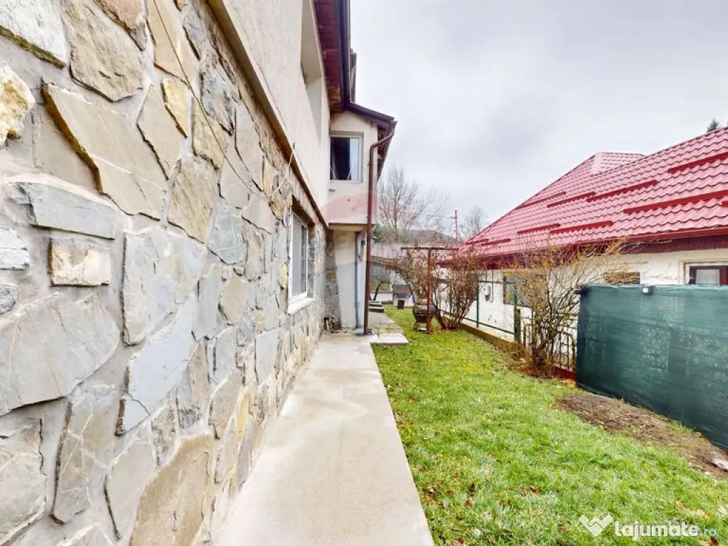 Casă / Vilă cu 9 camere de vânzare în zona Valea Cerb... 