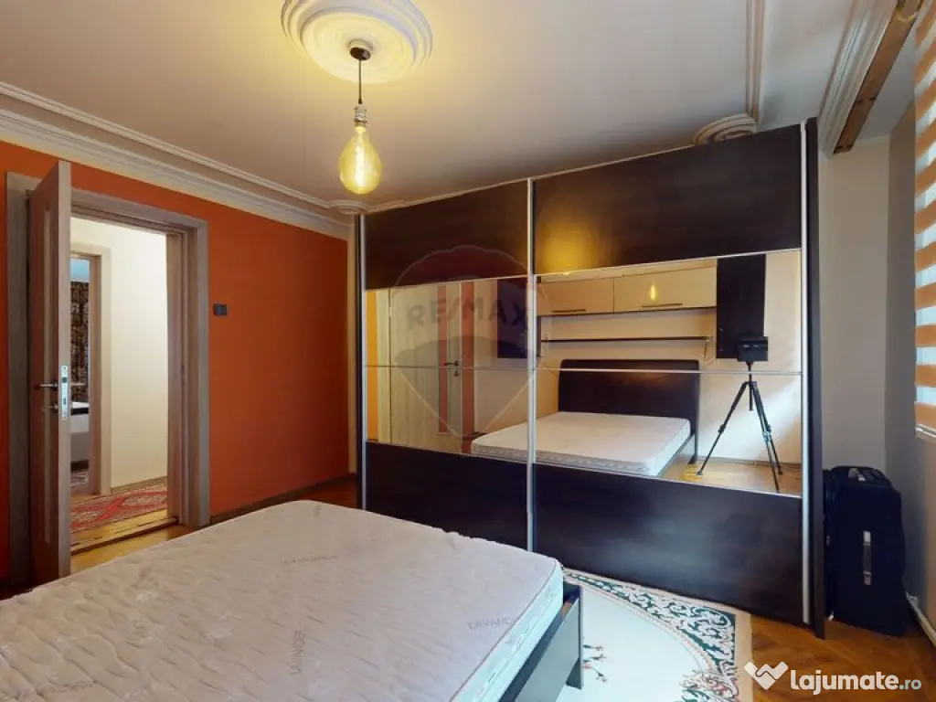 Casă / Vilă cu 9 camere de vânzare în zona Valea Cerb... 