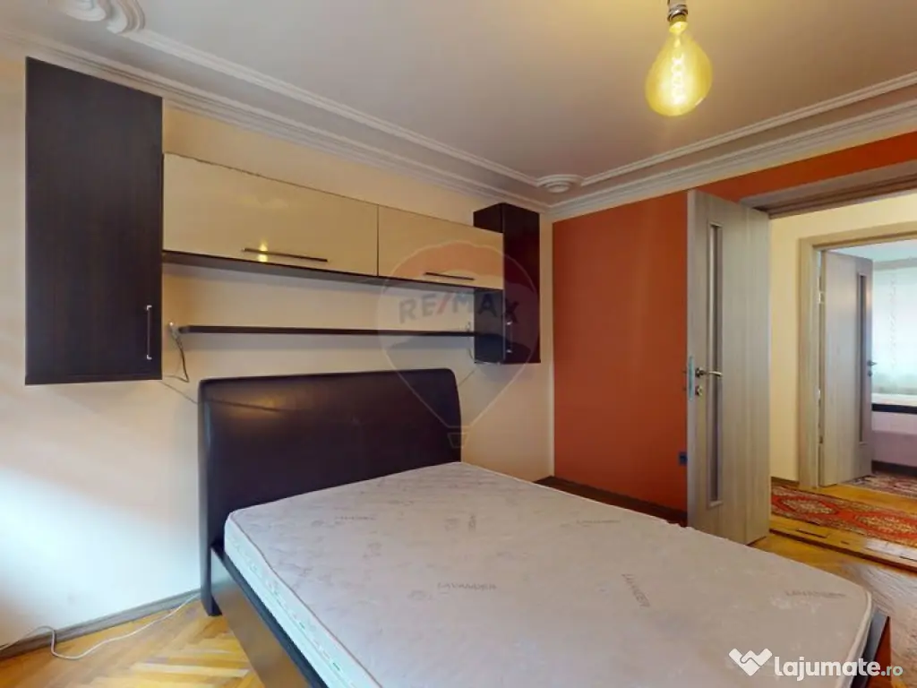 Casă / Vilă cu 9 camere de vânzare în zona Valea Cerb... 