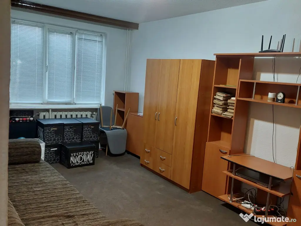 Vand apartament 3 camere Rahova decomandat 