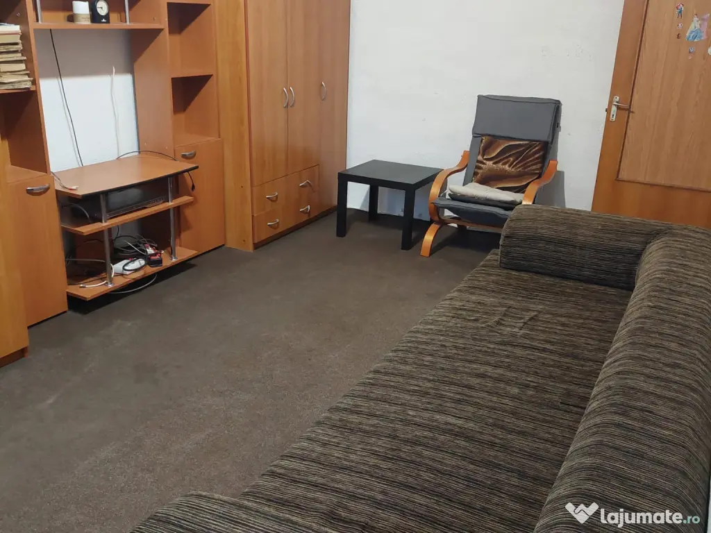 Vand apartament 3 camere Rahova decomandat 