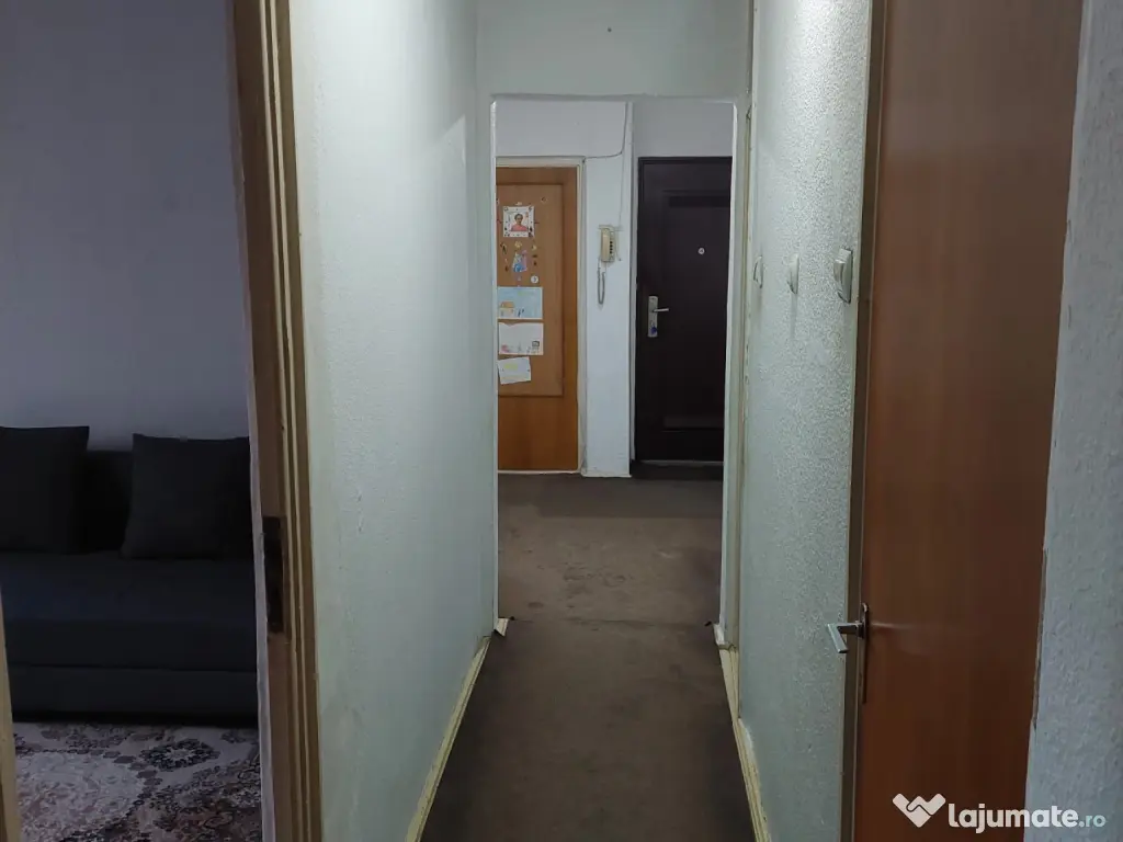 Vand apartament 3 camere Rahova decomandat 