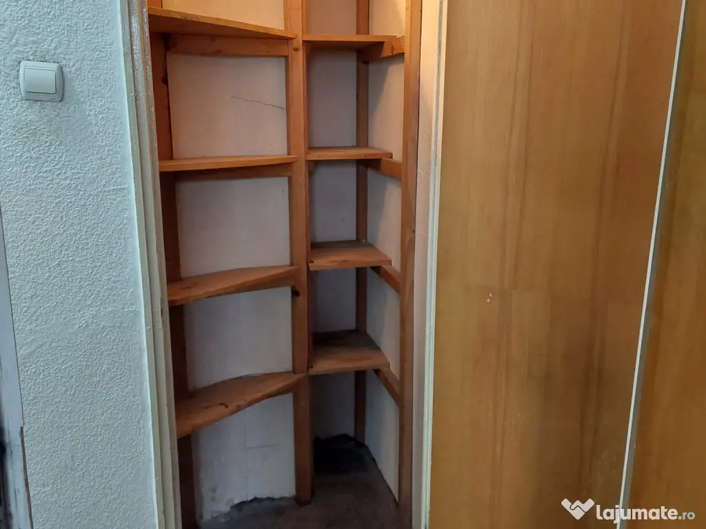 Vand apartament 3 camere Rahova decomandat 