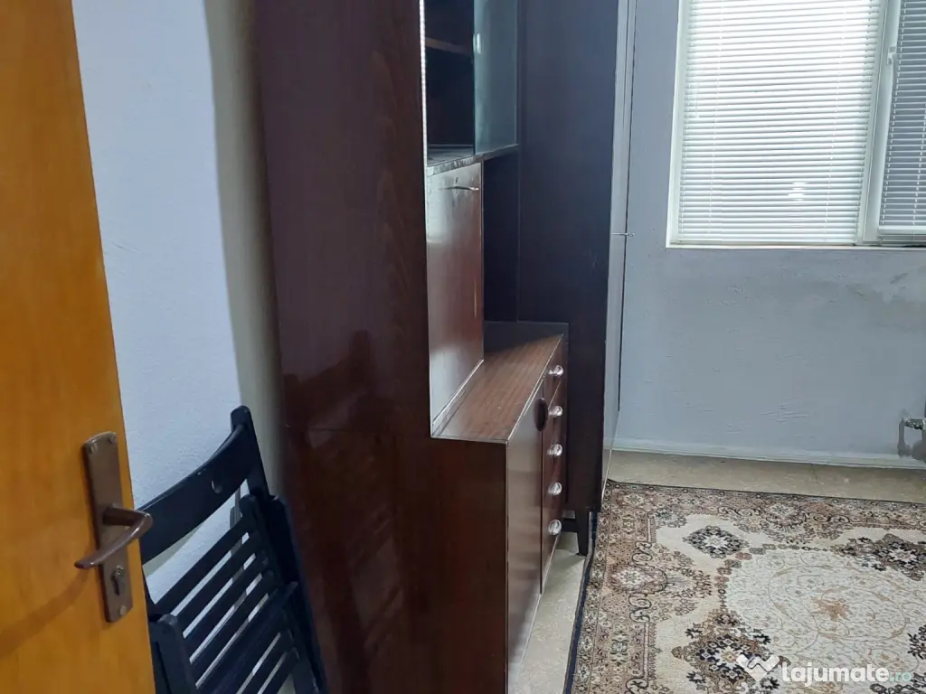 Vand apartament 3 camere Rahova decomandat 