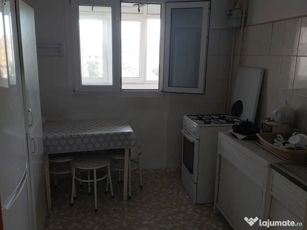 Vand apartament 3 camere Rahova decomandat 