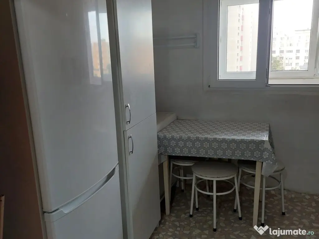 Vand apartament 3 camere Rahova decomandat 