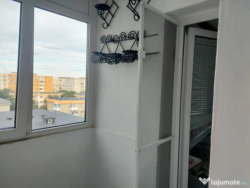 Vand apartament 3 camere Rahova decomandat 