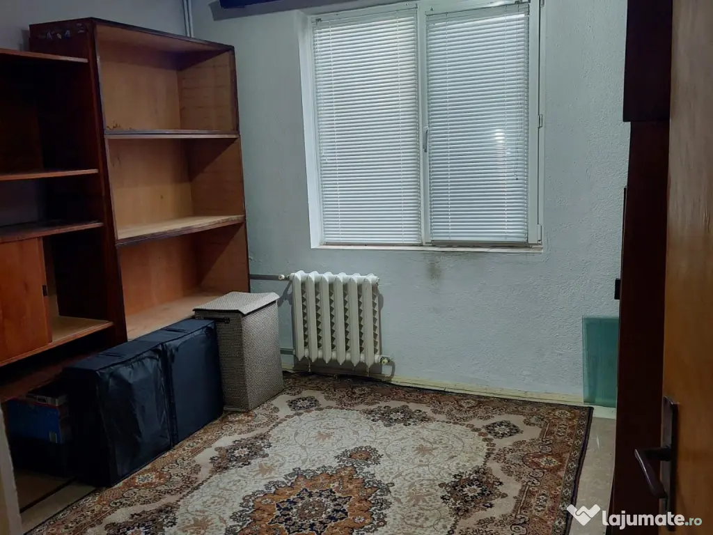 Vand apartament 3 camere Rahova decomandat 